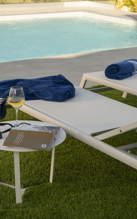 Villa Aversa: Buitenkanten, Buitenshuis, Tuin, zwembad