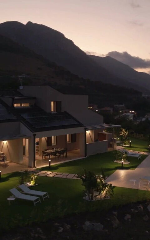 Villa Aversa: Buitenkanten, Buitenshuis, Keer bekeken, Tuin, zwembad