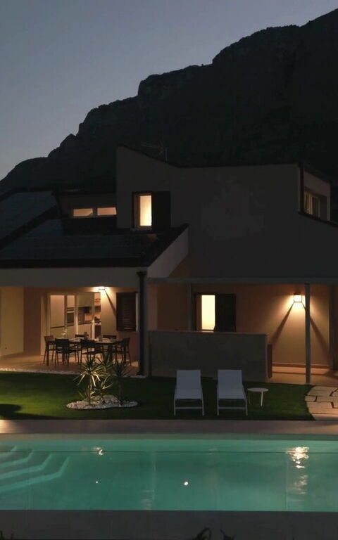 Villa Aversa: Buitenkanten, Buitenshuis, Keer bekeken, Tuin, zwembad