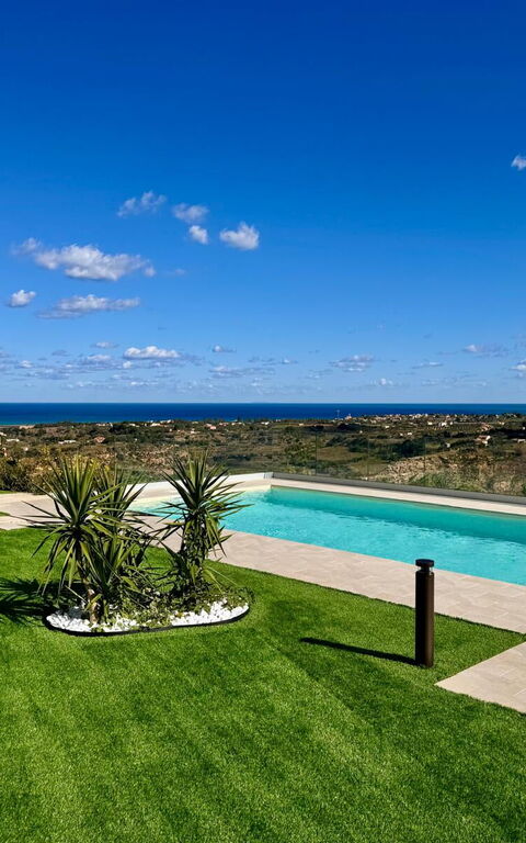 Villa Aversa: Buitenshuis, Keer bekeken, Tuin, Zomer, zwembad