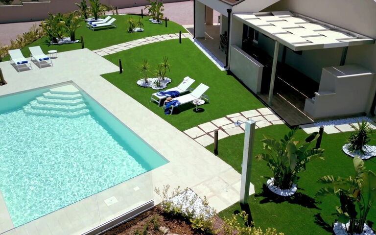 Villa Aversa: Buitenkanten, Buitenshuis, Keer bekeken, Tuin, zwembad