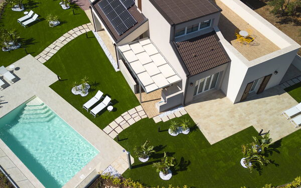 Villa Aversa: Balkon / terras / patio, Buitenkanten, Buitenshuis, Tuin, zwembad