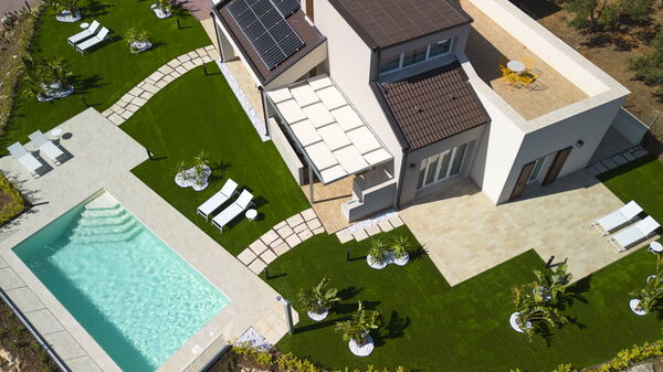 Villa Aversa: Balkon / terras / patio, Buitenkanten, Buitenshuis, Tuin, zwembad