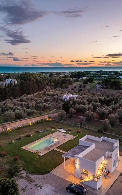 Villa Incantesimo: Keer bekeken, Tuin, zwembad