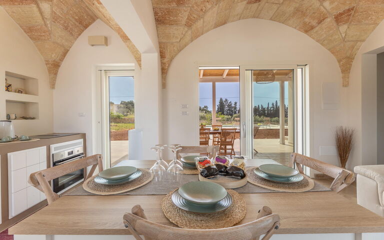 Villa Incantesimo: Keuken, Lunchroom, Woonkamer