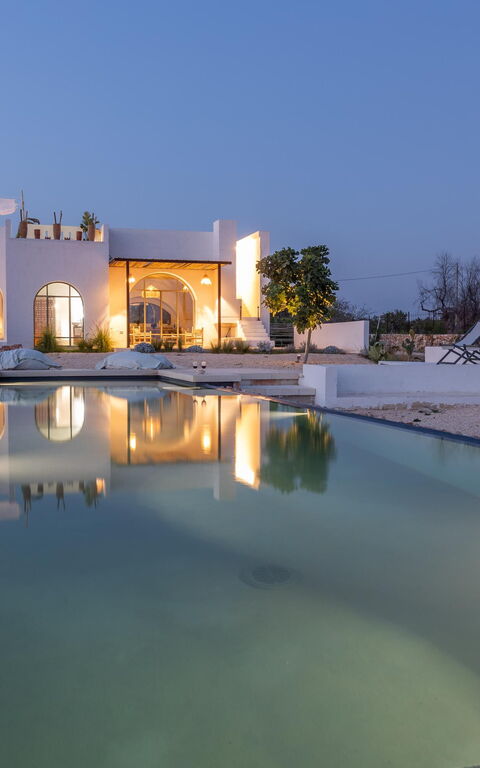 Villa Perla Del Sud: Buitenkanten, Buitenshuis, zwembad