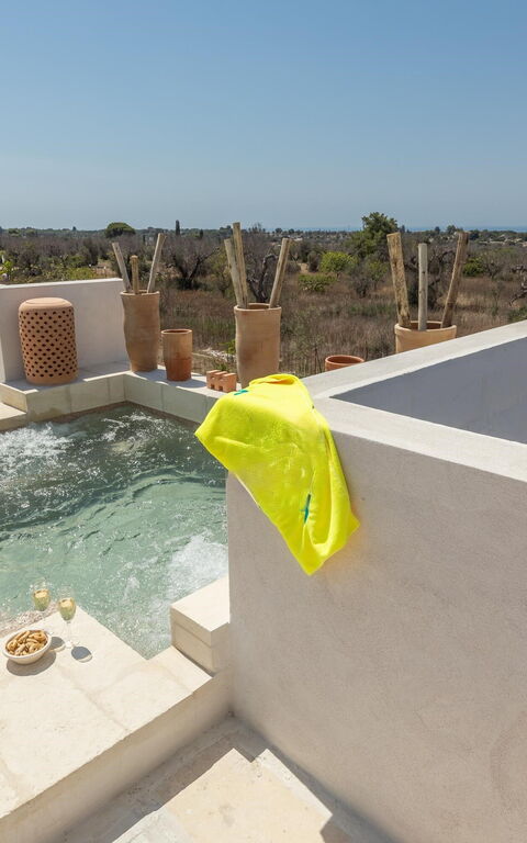 Villa Perla Del Sud: bubbelbad, Buitenkanten, Buitenshuis, Keer bekeken