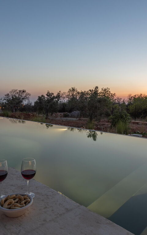 Villa Perla Del Sud: Buitenkanten, Buitenshuis, zwembad