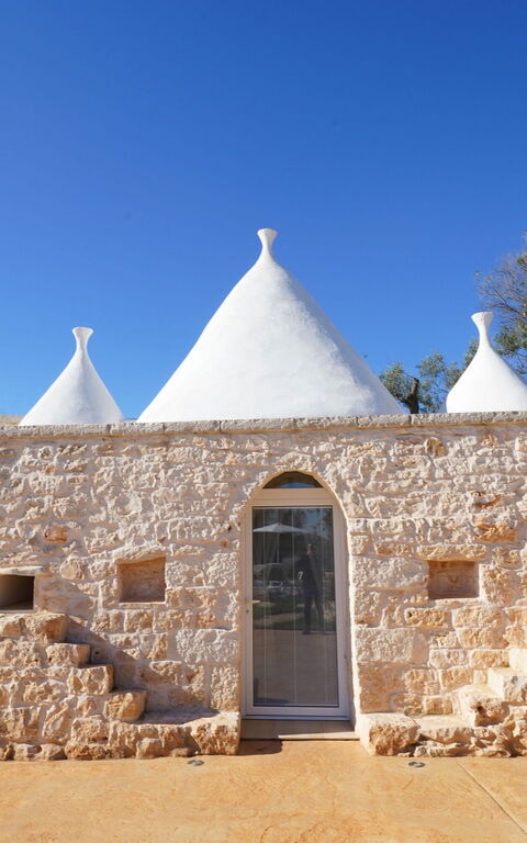 Trullo Samanta: Buitenkanten, Buitenshuis