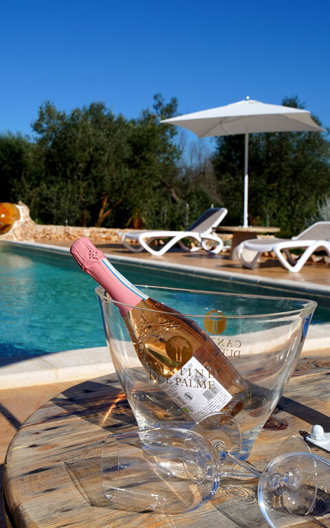 Trullo Samanta: Buitenkanten, Buitenshuis, zwembad