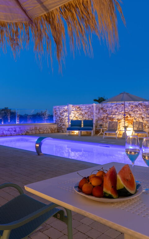 Villa Regina Sul Mare: Buitenkanten, Buitenshuis, zwembad