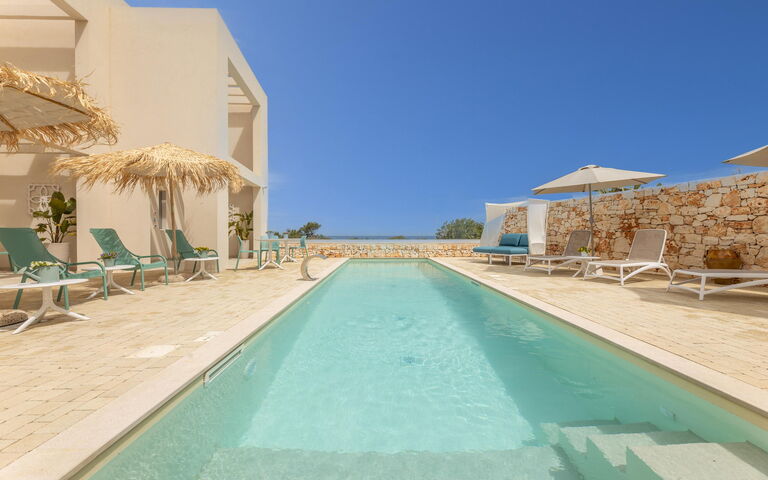 Villa Regina Sul Mare: Buitenkanten, Buitenshuis, zwembad