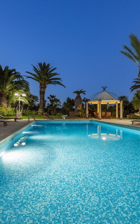 Villa Oasi Di Pace: Buitenkanten, Buitenshuis, zwembad