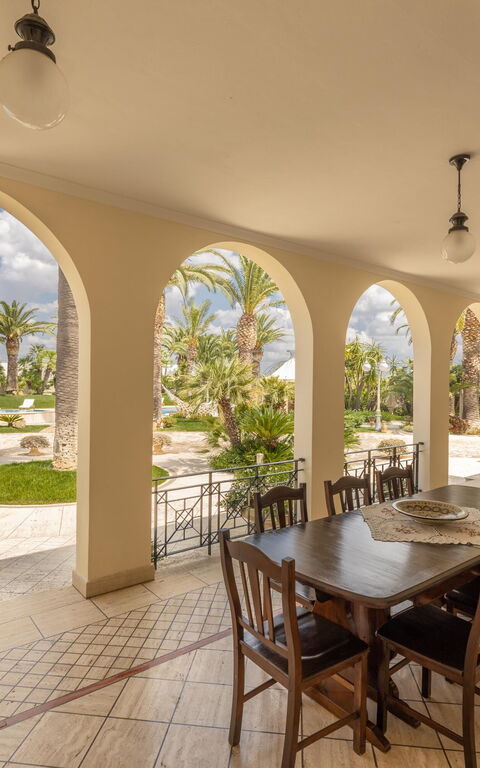 Villa Oasi Di Pace: Balkon / terras / patio, Buitenkanten, Buitenshuis