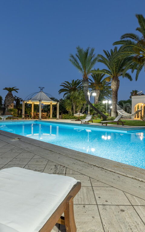 Villa Oasi Di Pace: Buitenkanten, Buitenshuis, zwembad