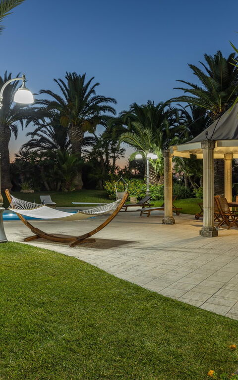 Villa Oasi Di Pace: Buitenkanten, Buitenshuis, Tuin, zwembad