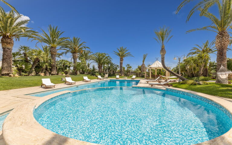 Villa Oasi Di Pace: Buitenkanten, Buitenshuis, zwembad