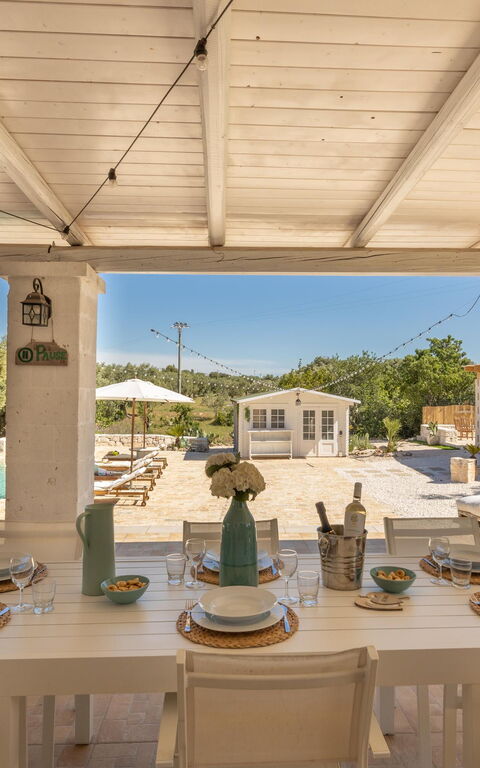 Villa Lampu Di Luce: Balkon / terras / patio, Buitenshuis, zwembad