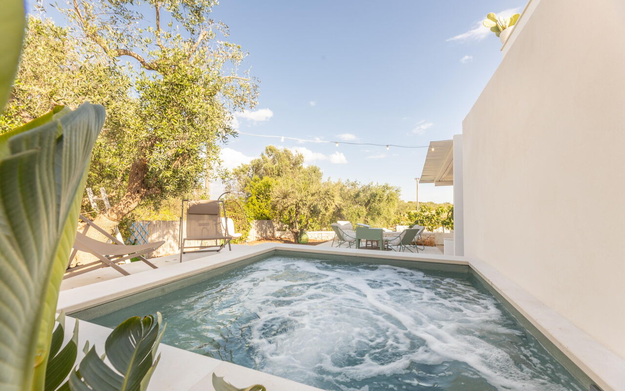 Villa Lampu Di Luce: bubbelbad, Buitenshuis