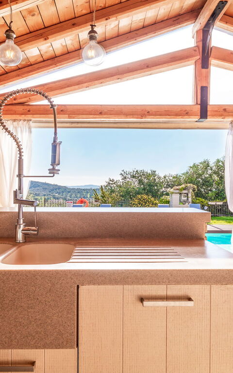 Villa Irida: Balkon / terras / patio