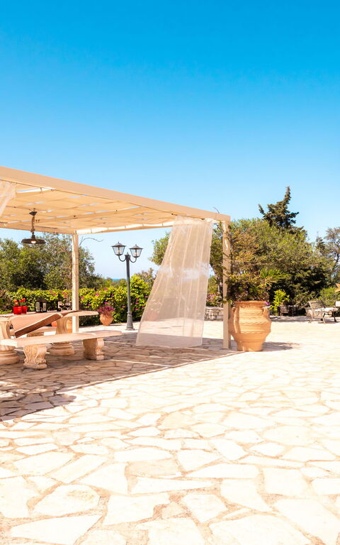 Villa Irida: Balkon / terras / patio, Keer bekeken