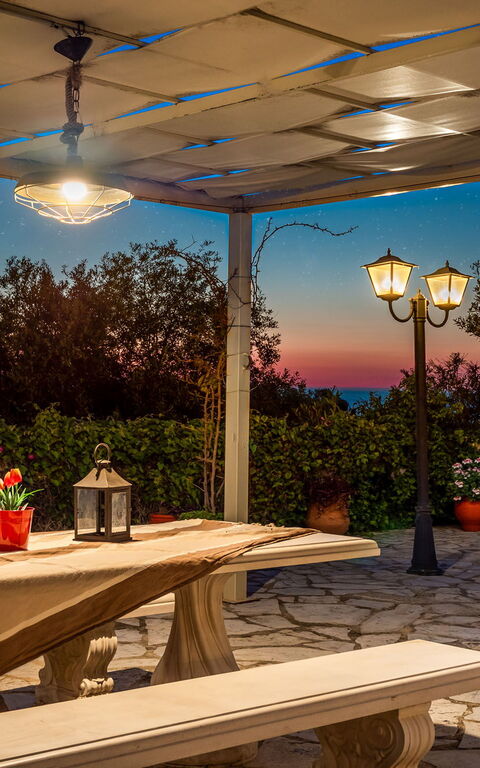 Villa Irida: Balkon / terras / patio