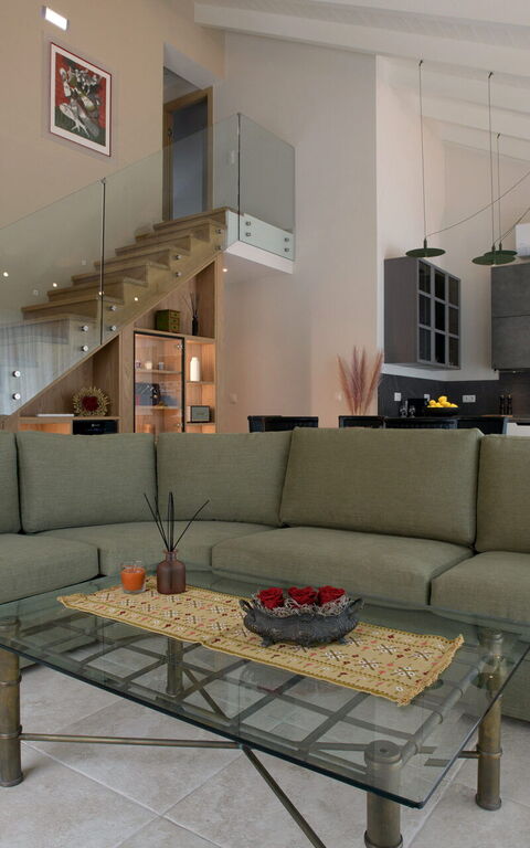 Villa Eleas Ikos: Woonkamer