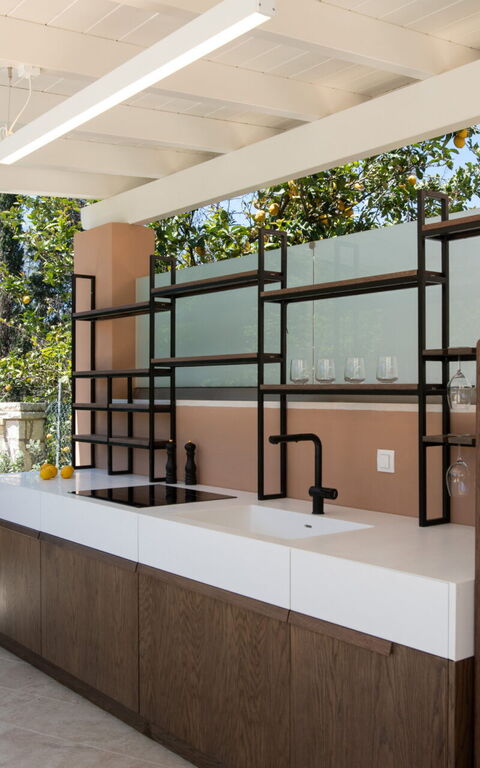 Villa Eleas Ikos: Balkon / terras / patio, Buitenkanten, Buitenshuis