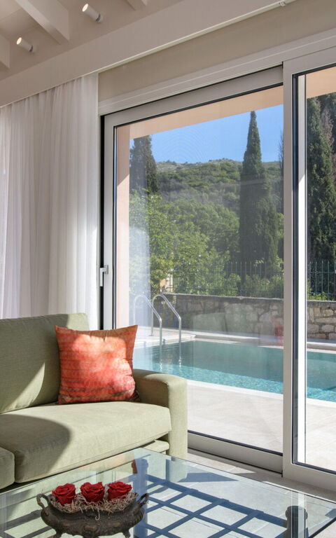 Villa Eleas Ikos: Woonkamer