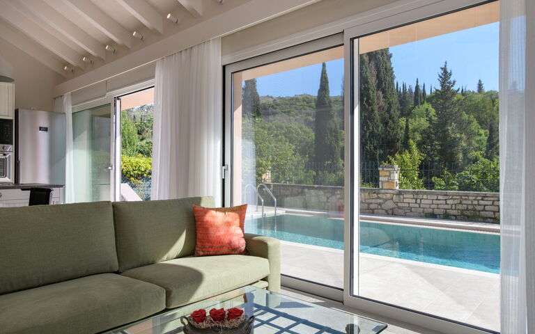 Villa Eleas Ikos: Woonkamer