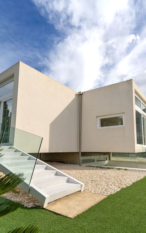 Villa Pizzolungo: Buitenkanten, Buitenshuis