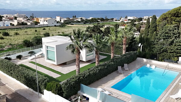 Villa Pizzolungo: Buitenshuis, Keer bekeken, zwembad