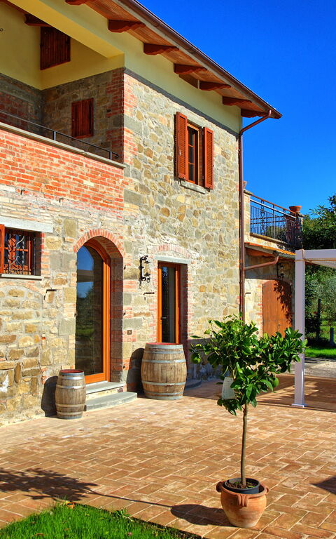 Villa Anna: Buitenkanten, Buitenshuis