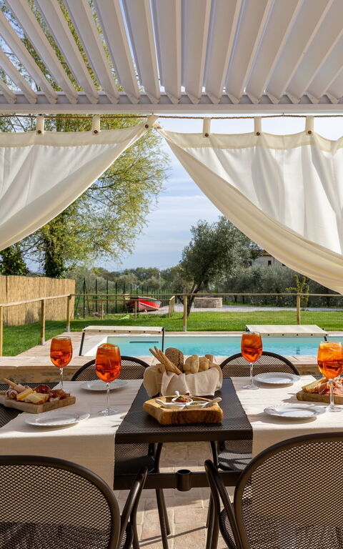 Villa Anna: Balkon / terras / patio, Buitenshuis, Tuin, zwembad