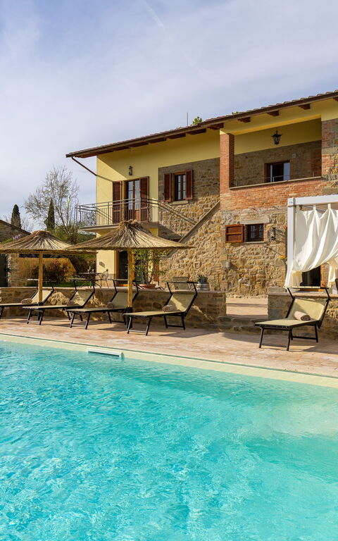 Villa Anna: Buitenkanten, Buitenshuis