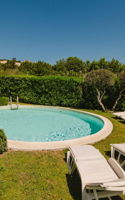 Villa Cala Serena: Buitenkanten, Buitenshuis