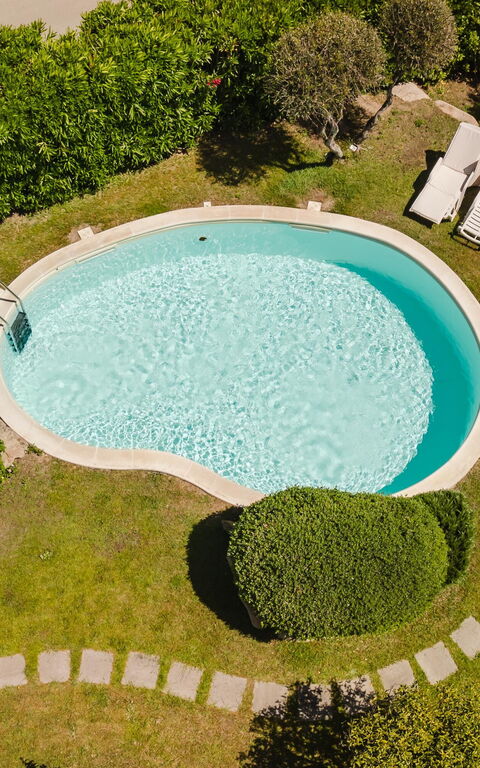 Villa Cala Serena: Buitenkanten, Buitenshuis