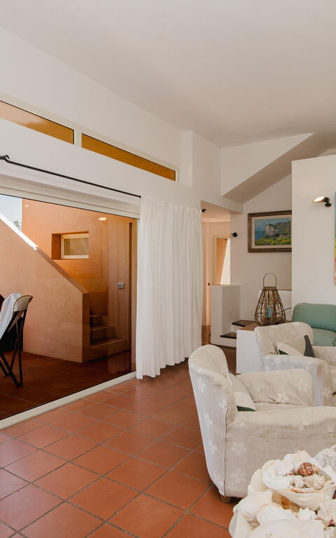 Villa Cala Serena: Woonkamer