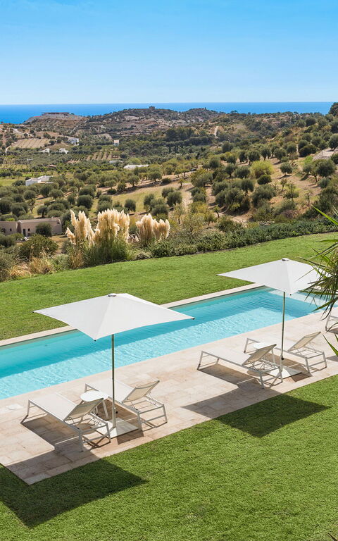 Villa Petite Afrique: Buitenkanten, Buitenshuis, Tuin, zwembad