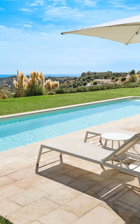 Villa Petite Afrique: Buitenkanten, Buitenshuis, Tuin, zwembad