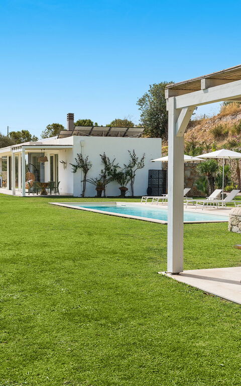 Villa Petite Afrique: Balkon / terras / patio, Buitenkanten, Buitenshuis, Tuin, zwembad