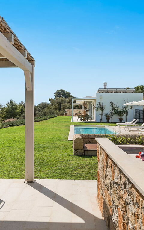 Villa Petite Afrique: Balkon / terras / patio, Buitenkanten, Buitenshuis, Tuin, zwembad