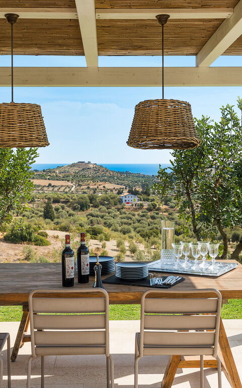 Villa Petite Afrique: Balkon / terras / patio, Buitenkanten, Buitenshuis