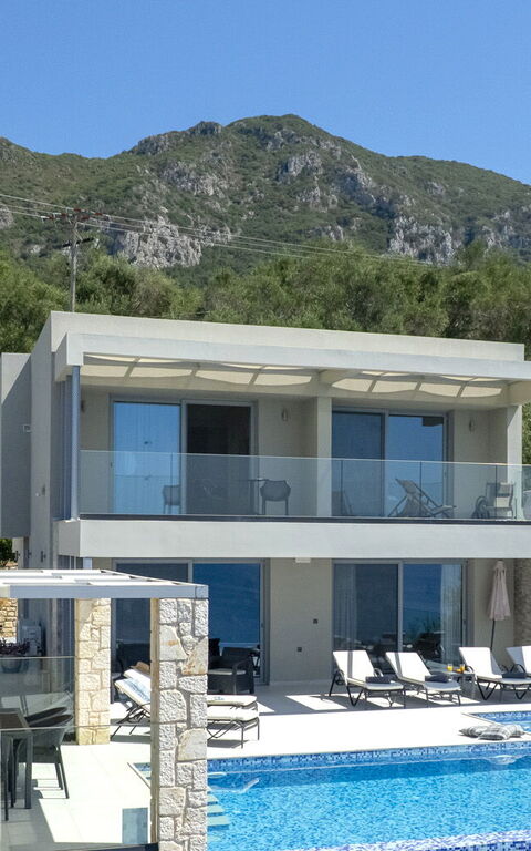 Villa Alkyoni: Buitenshuis, Keer bekeken, Tuin, zwembad