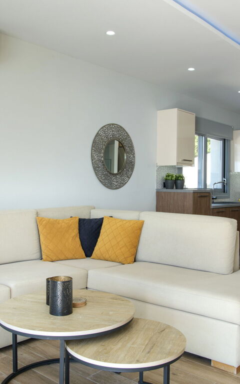 Villa Alkyoni: Woonkamer