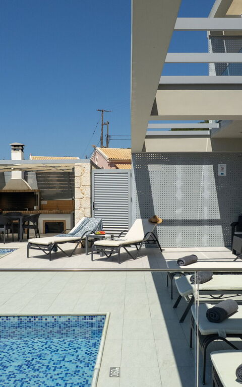 Villa Alkyoni: Buitenkanten, Buitenshuis, zwembad