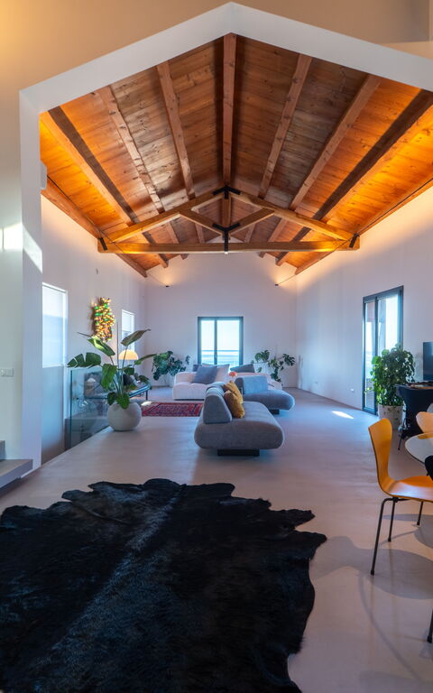 Punta Marina Luxury House: Woonkamer