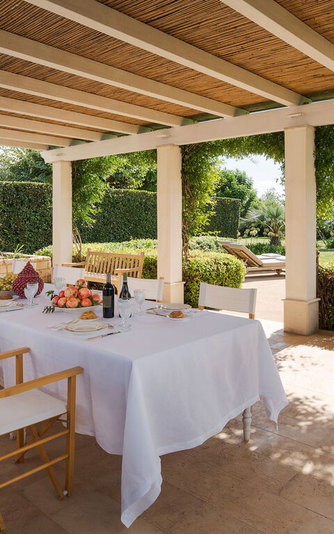 Domus Olivae: Balkon / terras / patio, Buitenkanten, Buitenshuis