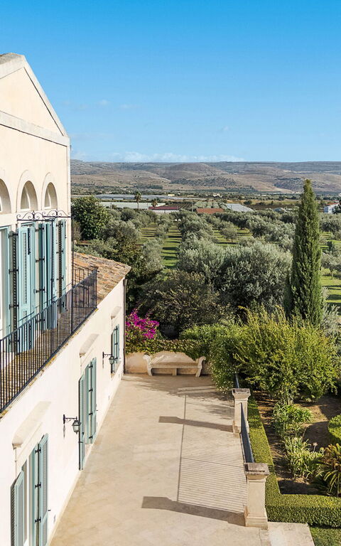 Domus Olivae: Balkon / terras / patio, Buitenkanten, Buitenshuis, Keer bekeken, Tuin