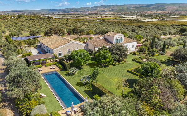 Domus Olivae: Buitenkanten, Buitenshuis, Keer bekeken, Tuin, zwembad